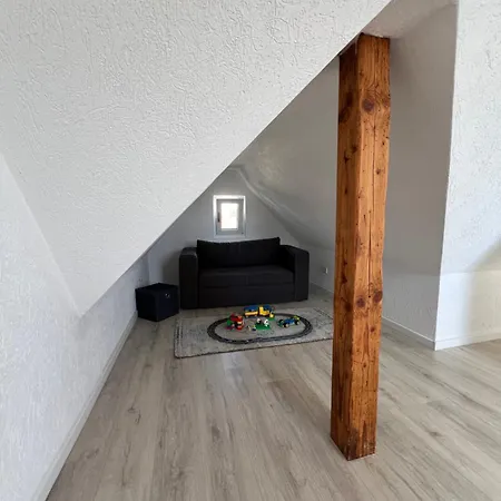 Stadtwohnung Zentrum 5 Maisonette Троссинген